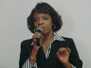 1-na_luta_contra_recolhimentos_compulsorios_entidades_debatem_com_a_prefeitura01-300x225.jpg